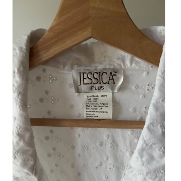 1990s Cropped Eyelet Blouse | Vintage Embroidered Cotton Tank Top - Picture 2 of 3